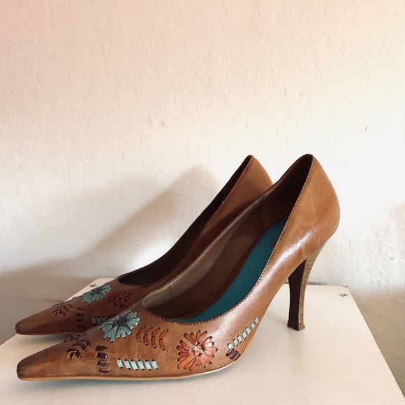 Beautiful brown and teal pointy toe heels - Picture 3 of 4